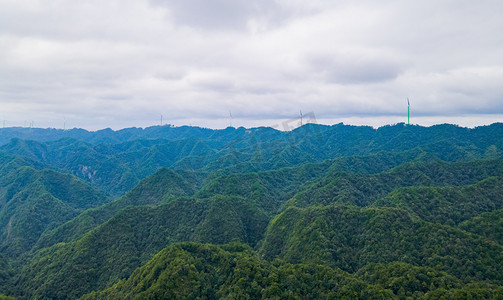 大山摄影照片_大山中午森林自然风景摄影图配图