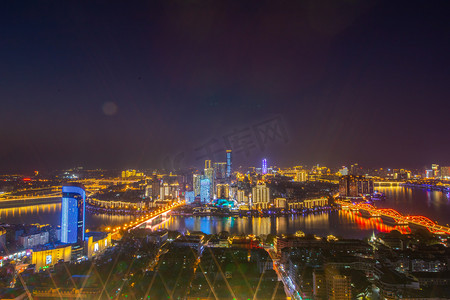 柳州夜景摄影照片_柳州夜晚江景建筑灯光摄影图配图