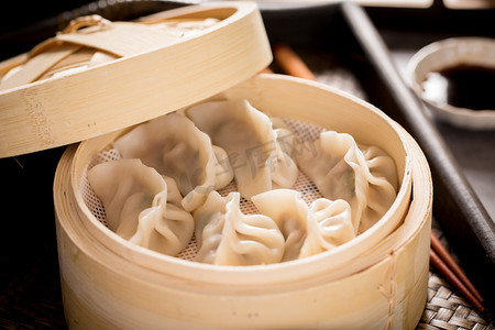 蒸饺美食中式蒸笼年味摄影图配图