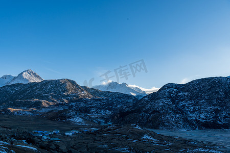 雪山日落摄影照片_来古冰川雪山风光日落雪山 室外摄影摄影图配图