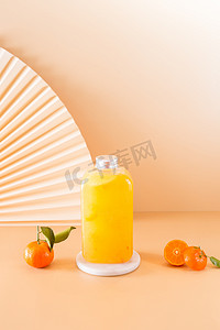 夏天饮品饮料简约清新茶饮网红瓶装橘子汁摄影图配图