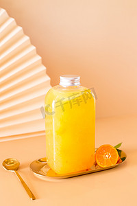 夏天饮料简约清新橘子汁饮品水果茶饮网红冰糖橘摄影图配图