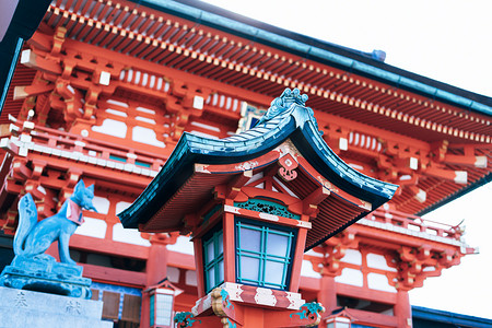 京东双12摄影照片_旅行白天神社大殿神社景观日本京都旅游摄影图配图