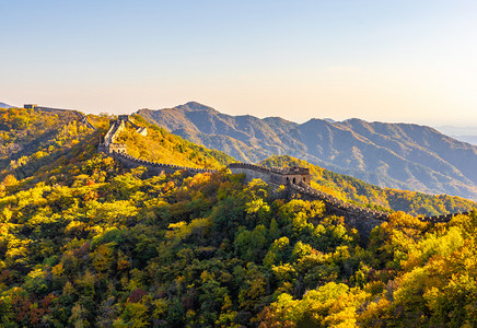 长城秋天摄影照片_北京长城初秋长城秋天爬山摄影图配图