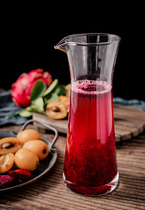 火龙果汁新鲜鲜榨果汁水果美食饮品摄影图配图
