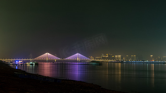 武汉城市建筑夜景夜晚桥长江长江二桥长曝光摄影图配图