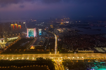 武汉城市天际线阴天天际线三角湖航拍摄影图配图