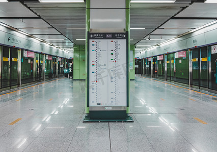 地铁出行公共设施城市交通摄影图配图