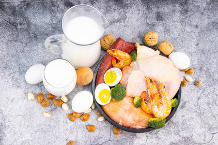 蛋白组合午餐肉蛋奶厨房烹饪摄影图配图