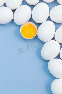 营养蛋白日常一堆鲜蛋厨房烹饪摄影图配图
