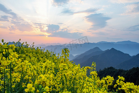 山区清晨太阳山上无摄影图配图