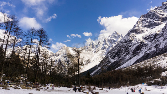 自然风景冬日雪山风光高清摄影图配图