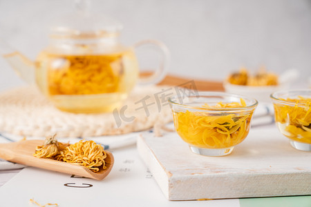 茶文化品茶摄影照片_菊花茶茶水茶饮饮品花茶摄影图配图