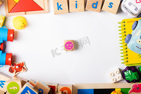 英文字母线稿摄影照片_儿童玩具积木婴儿玩具童书摄影图配图