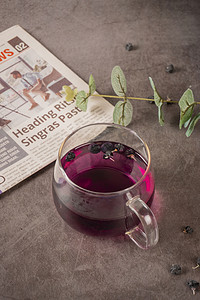 健康茶饮正品枸杞果泡水摄影图配图