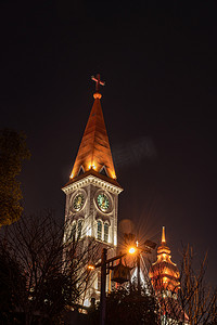 欧式夜晚教堂街道城市摄影图配图