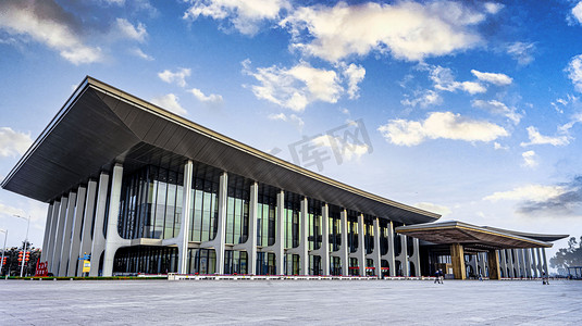 建筑下午上合峰会主会馆建筑物风景摄影图配图