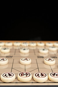 中国象棋室内棋局的博弈棚拍静物摄影图配图