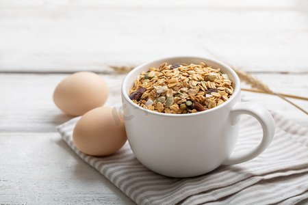 健康饮食早餐燕麦鸡蛋桌面静物摄影图配图