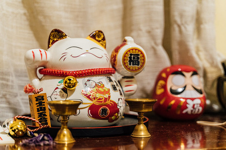 白蛇动漫摄影照片_日系日式招财猫房间室内摄影图配图