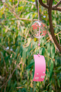 风铃白天粉红色风铃室外风铃摄影图配图