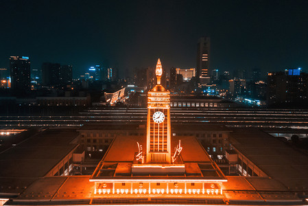 长沙夜晚钟楼火车站夜景摄影图配图