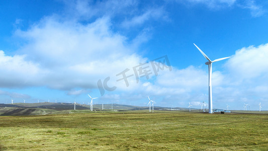 风力发电草原上午风力发电春季素材摄影图配图