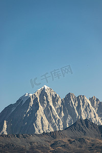 雅拉雪山摄影照片_雅拉雪山