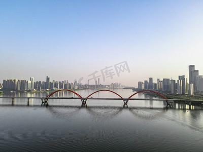 长沙湘江摄影照片_湖南长沙湘江大桥航拍摄影图配图