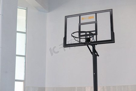 毕业摄影照片_室内篮球场洁净高挑建筑