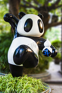 成都风光一只熊猫雕塑