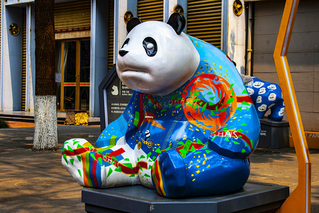 四川成都网红打卡地的熊猫雕塑