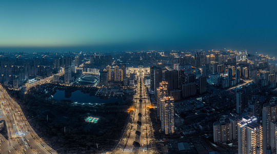 武汉城市建筑夜晚建筑汉口火车站航拍全景摄影图配图