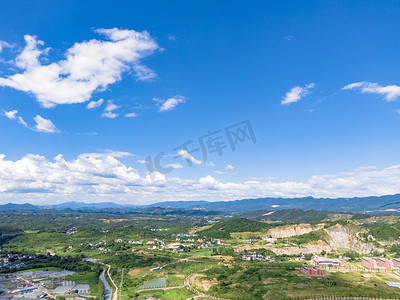 蓝天白云自然风光风景航拍摄影图配图