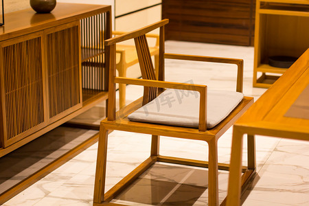木质中式桌椅简约装修摄影图配图
