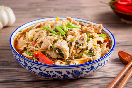 诱人美食摄影照片_水煮肉片特色菜家常菜餐饮餐馆饮食摄影图配图