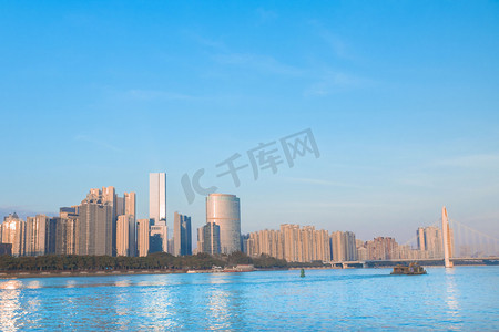 地标下午猎德大桥沿岸珠江摄影图配图
