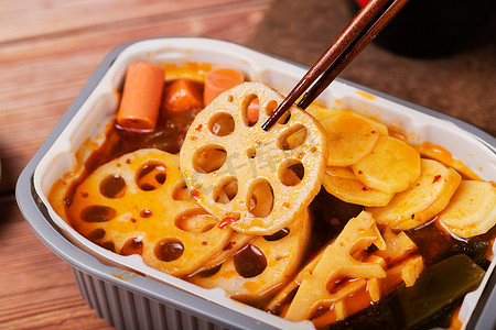 小火锅藕片一人食方便食品美味摄影图配图