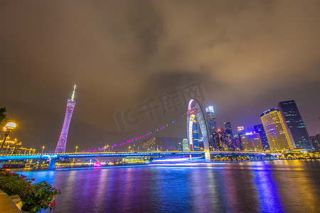 宣传大气摄影照片_广州夜景cbd高楼大厦旅行摄影图配图