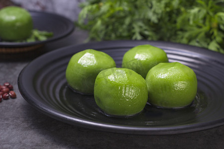 清明青团艾团美食摄影图配图