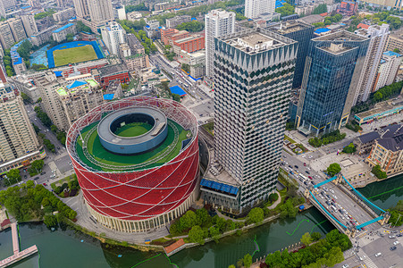 俯拍摄影照片_武汉城市建筑白天城市地标汉街汉秀剧场俯拍摄影图配图