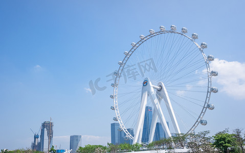 厦门摩天轮摄影照片_摩天轮深圳滨海公园城市建筑摄影图配图