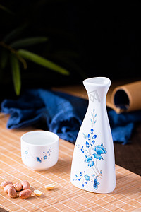 白酒白天古风酒壶室内桌面静物摆拍摄影图配图个人vip和企业vip免费