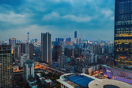 武汉地标摄影照片_武汉城市建筑群夜晚建筑地标606大厦航拍摄影图配图