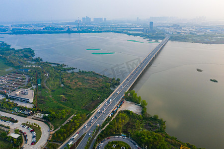 武汉城市建筑晴天建筑南太子湖航拍摄影图配图