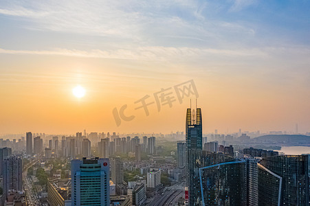 武汉城市建筑晴天建筑光谷国际广场俯拍摄影图配图