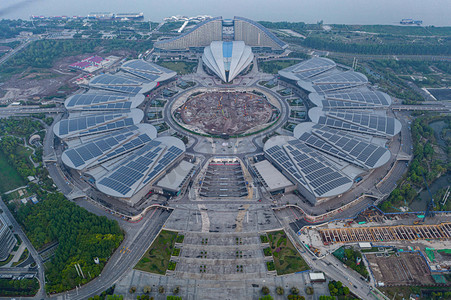 武汉城市建筑地标阴天建筑地标国博中心航拍摄影图配图