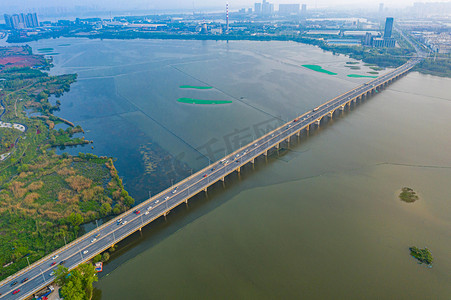 武汉城市地标晴天太子湖大桥太子湖航拍摄影图配图