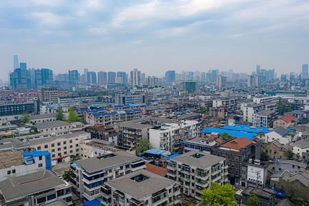 晴天摄影照片_武汉城市建筑群晴天建筑群老城区航拍摄影图配图