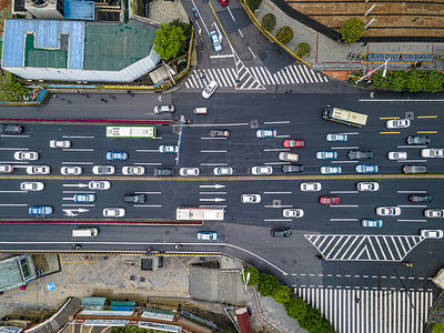 拥堵摄影照片_航拍城市拥堵交通车流摄影图配图